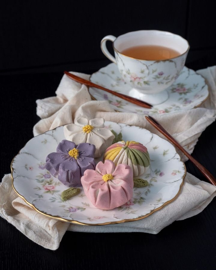 Seasonal Wagashi in an Osaka Villa
