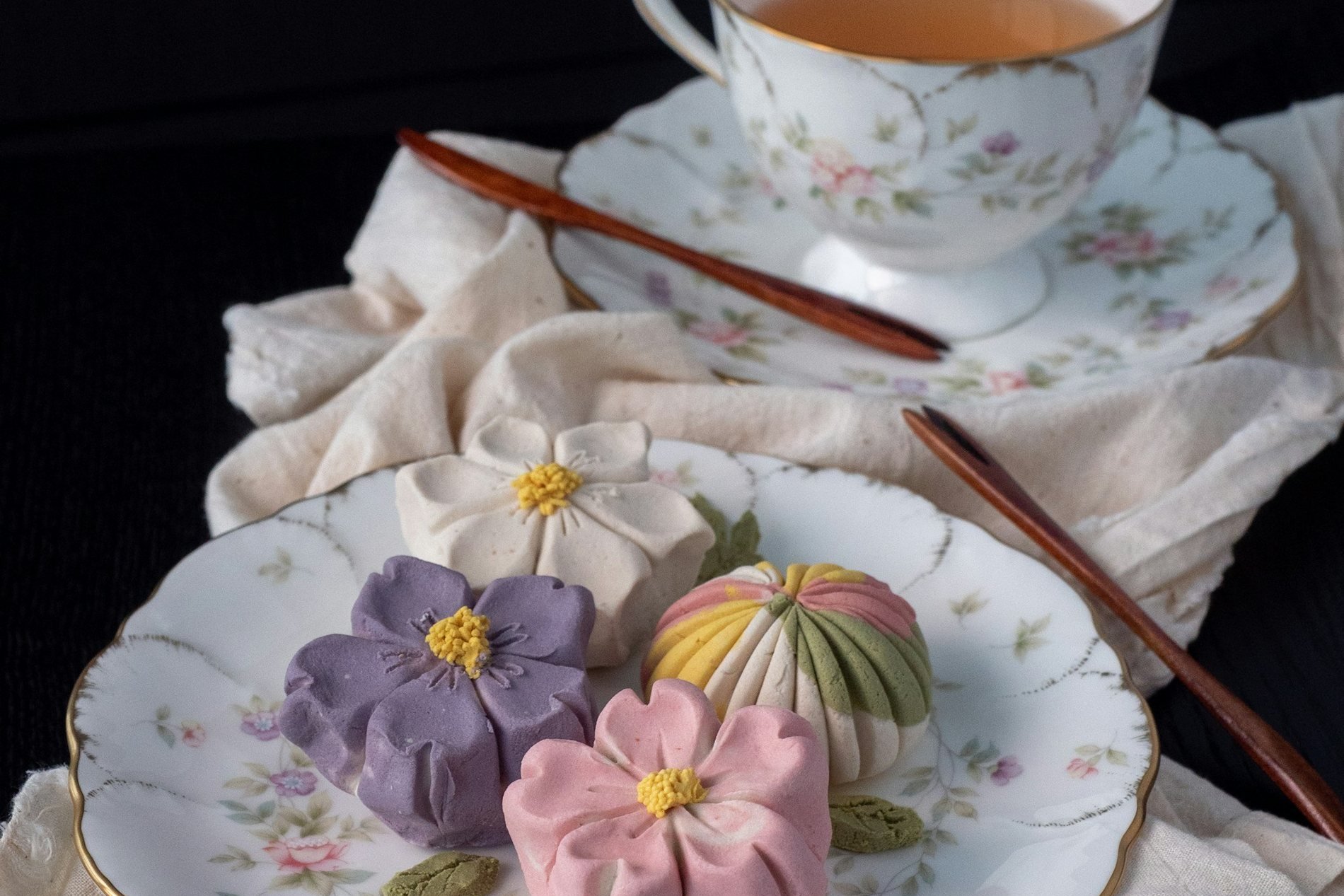 Seasonal Wagashi in an Osaka Villa