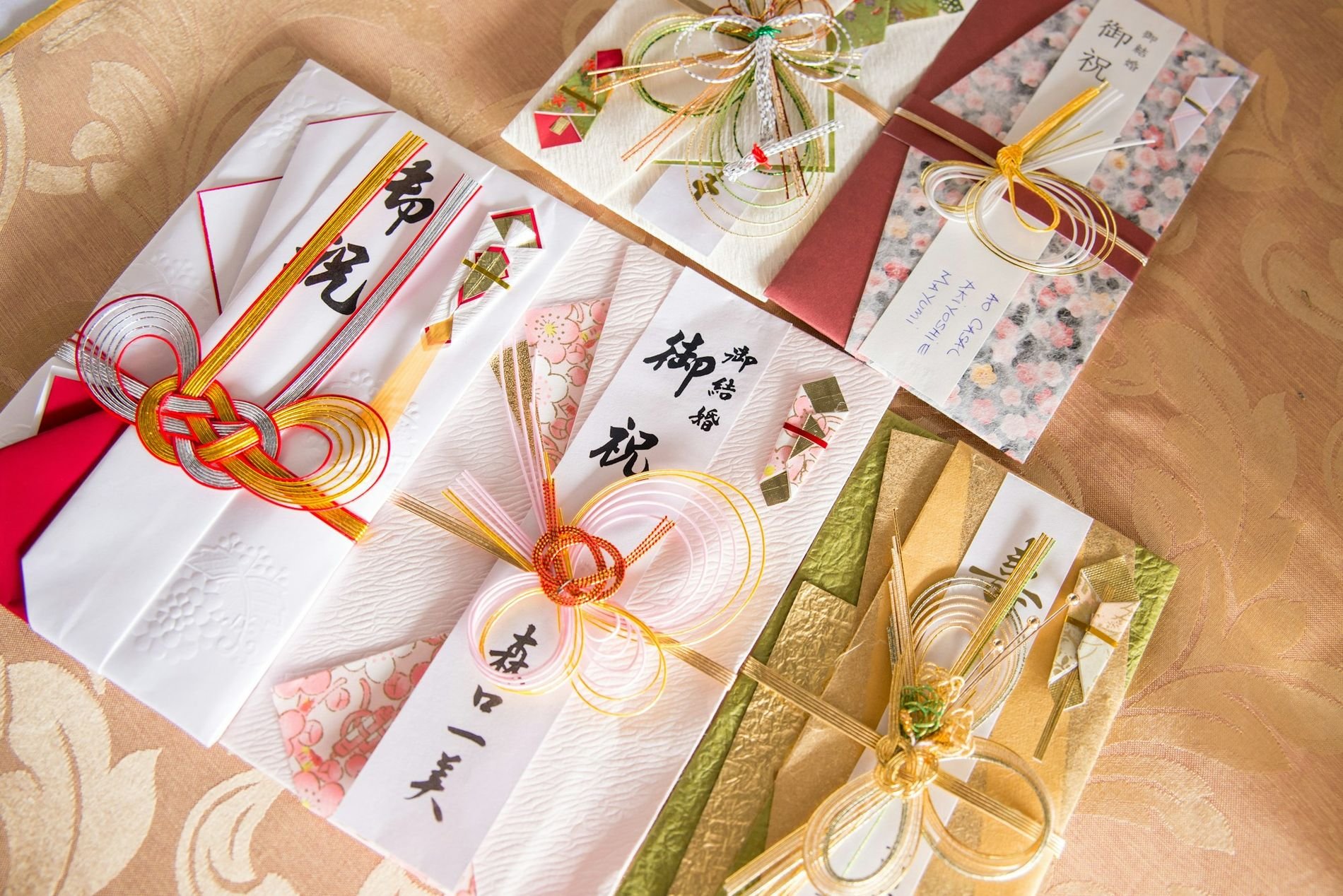 Mizuhiki Knots & Washi Wrapping