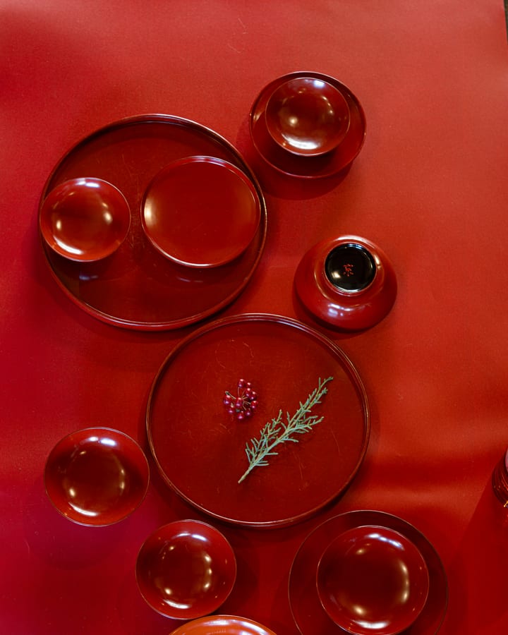 Red urushi lacquer bowls and trays