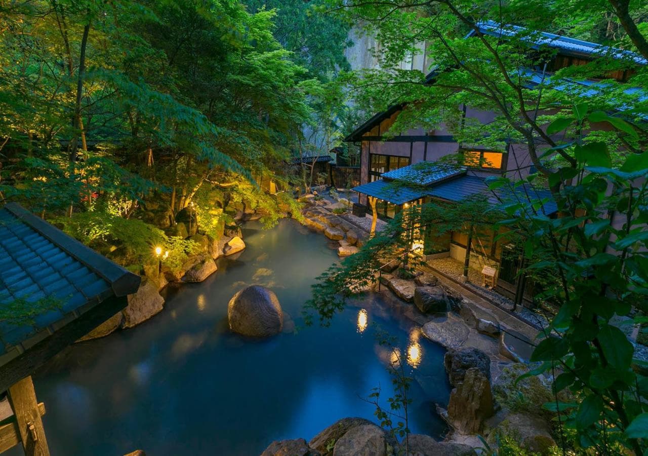 Exterior view of a traditional onsen complex in Hakone featured on a Hakone day tour